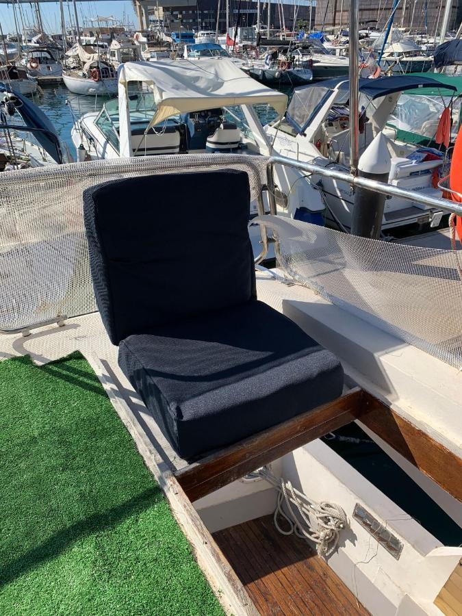 فندق Barco Lucky سان أدريان دي بيزوس المظهر الخارجي الصورة