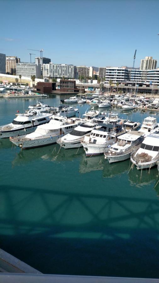 فندق Barco Lucky سان أدريان دي بيزوس المظهر الخارجي الصورة